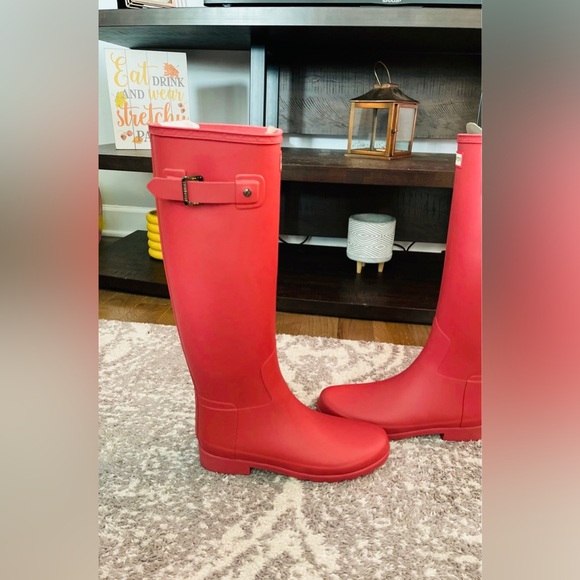 Hunter Women's Pink Winter & Rain Boots - Picture 6 of 12